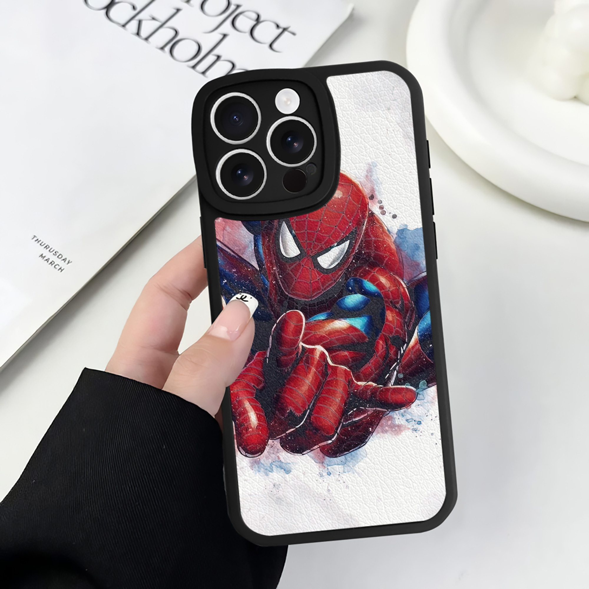 Spider Man スパイダーマン 【iPhone 16シリーズ対応】シリコンスマホケース（レザー調） 材質：シリコン